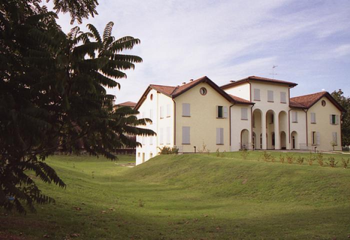 6946150421_cb2f769999